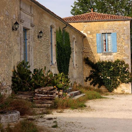 Saint-Bris-des-Bois Chambres D'Hotes Logis De L'Astree المظهر الخارجي الصورة