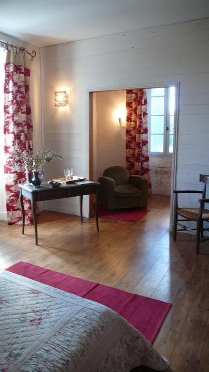 Saint-Bris-des-Bois Chambres D'Hotes Logis De L'Astree المظهر الخارجي الصورة