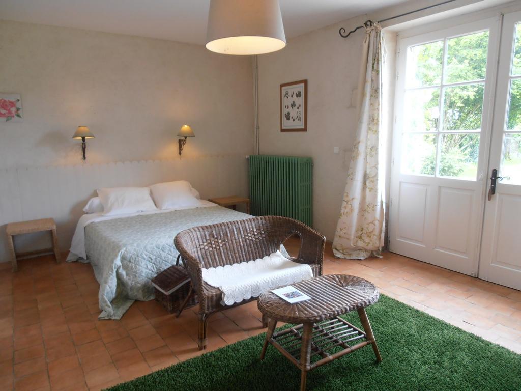 Saint-Bris-des-Bois Chambres D'Hotes Logis De L'Astree المظهر الخارجي الصورة