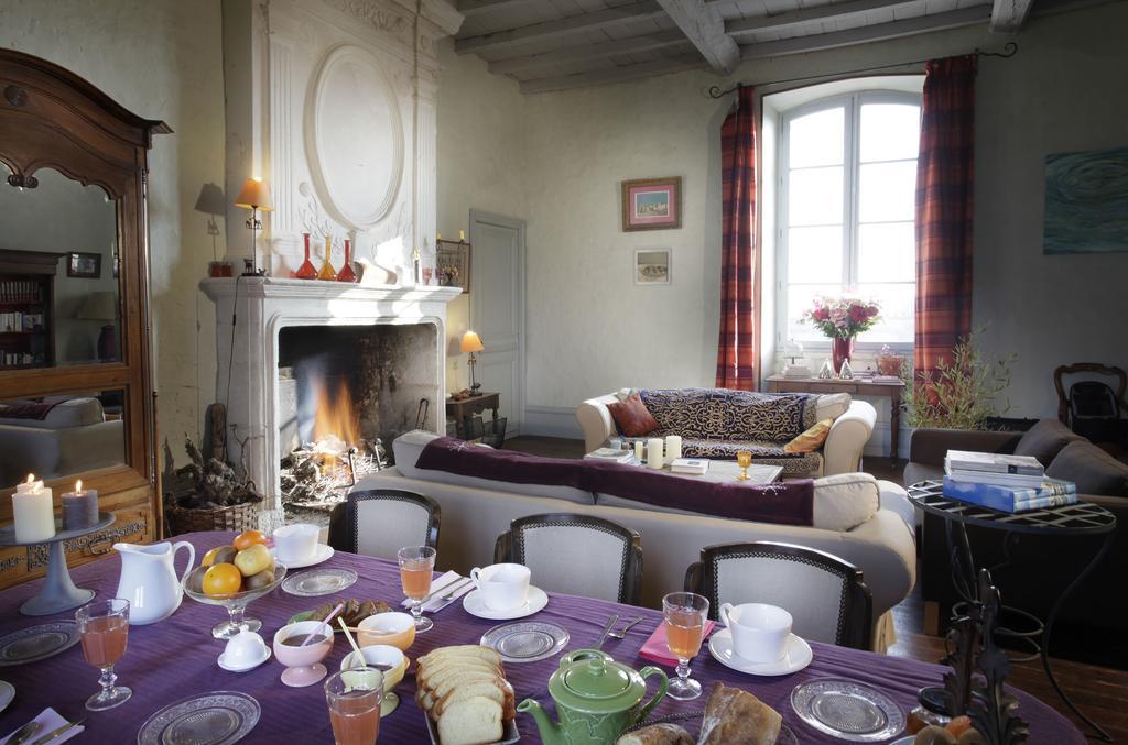 Saint-Bris-des-Bois Chambres D'Hotes Logis De L'Astree المظهر الخارجي الصورة